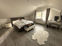 13 Schlafzimmer Nr. 1 obere Ebene